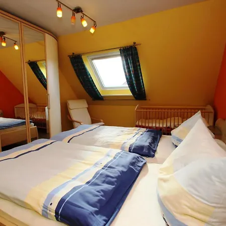 Cozy Terraced House Near The