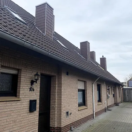 Cozy Terraced House Near The