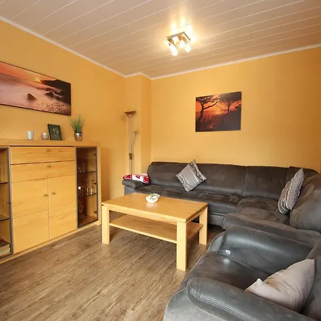 Cozy Terraced House Near The *